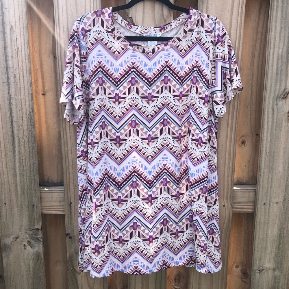 Honey & Lace Tee
